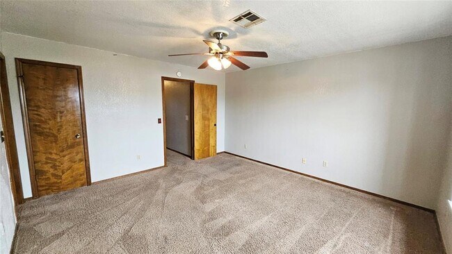 Building Photo - 2105 NW 118th Terrace