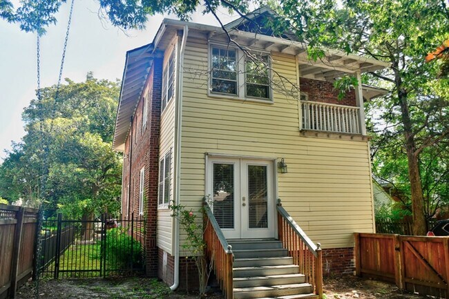 Building Photo - Beautiful Older home renovated for todays lifestyle