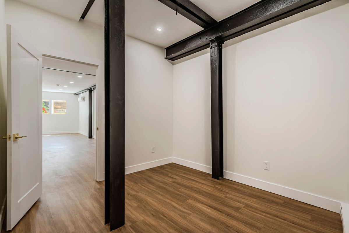 Building Photo - 106 Hotel St