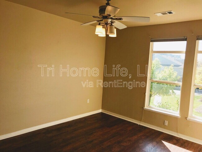 Building Photo - 10184 Park Meadows Dr