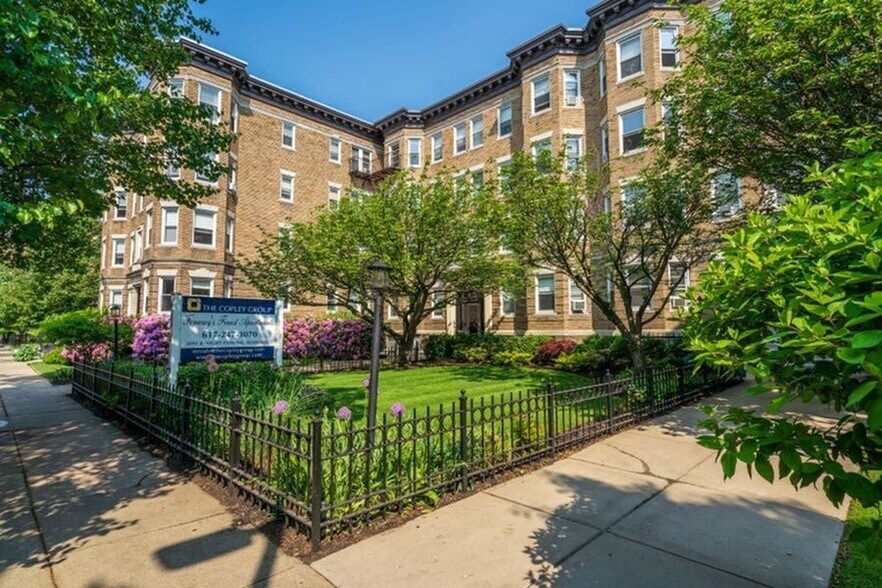 Building Photo - 107 Queensberry St