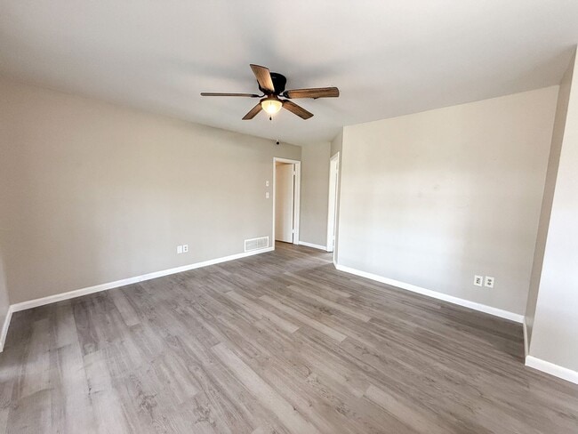 Building Photo - 3331 NW 27th Ave