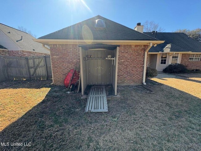 Building Photo - 3 Bed/2 Bath Home in North Place on Madison