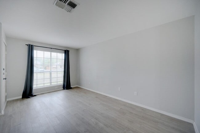 Building Photo - 7205 Timbercreek Dr