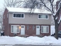 Building Photo - 8741 W Nine Mile Rd