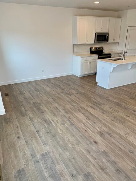 Building Photo - 1264 W Cinch Way