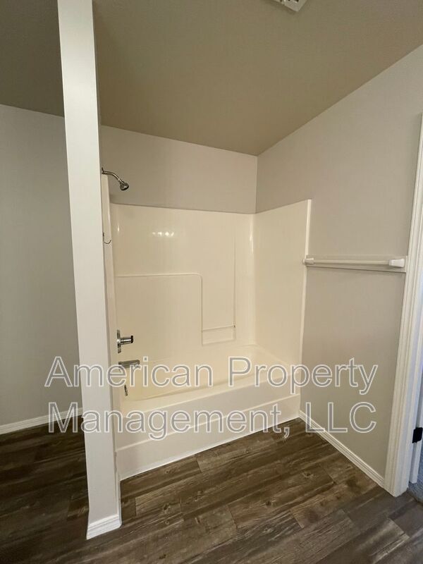 Building Photo - 12946 E 31st Ct