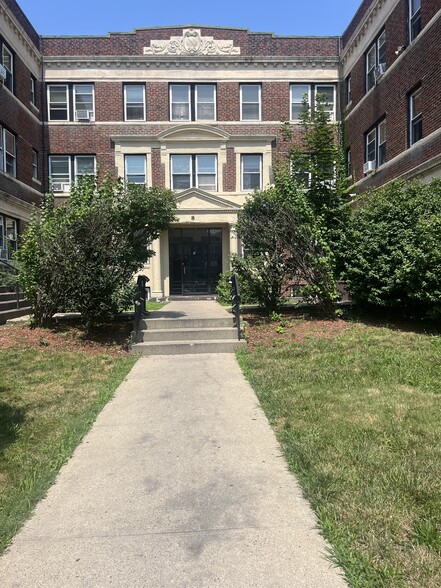 Primary Photo - 8 Walnut St