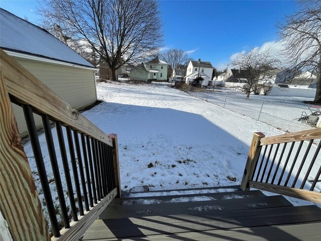 Building Photo - 64 Margaret St