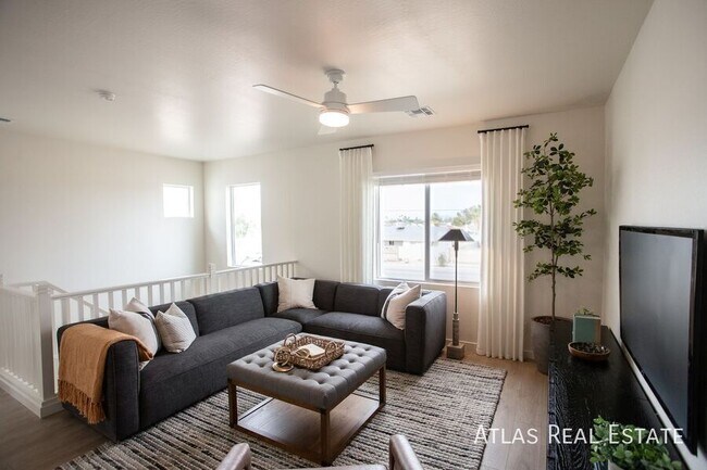 Building Photo - 1121 W Audrey Lane