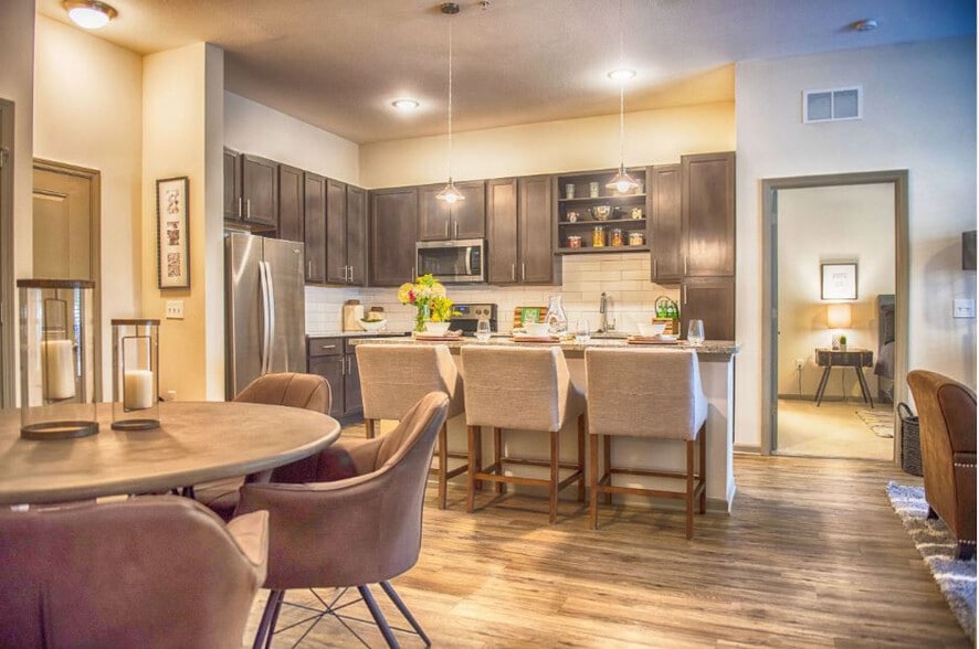Primary Photo - The Ironwood Luxury Apartments and Townhomes