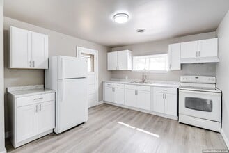 Building Photo - 1001 Main Ave