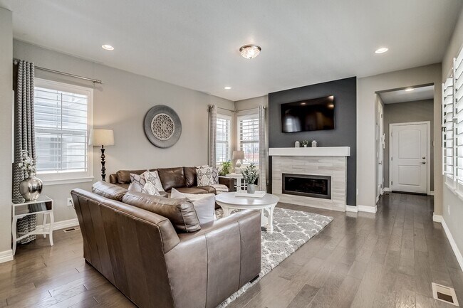 Building Photo - Large single family home in Central Park.