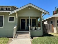 Building Photo - College 149-157