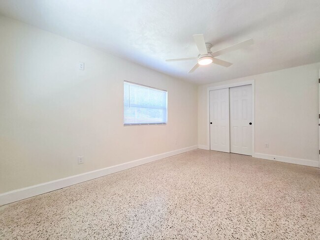Building Photo - Beautiful 4/2 in Fairbanks Park