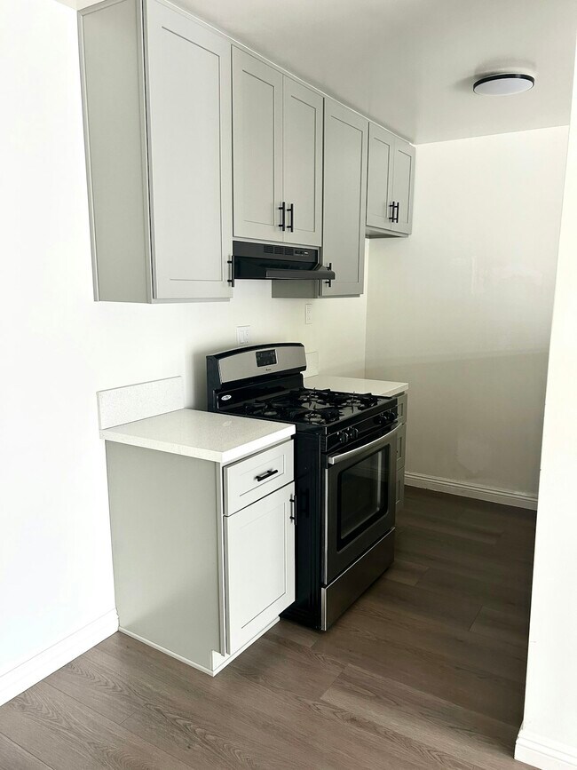 Building Photo - 794 N Shattuck Pl