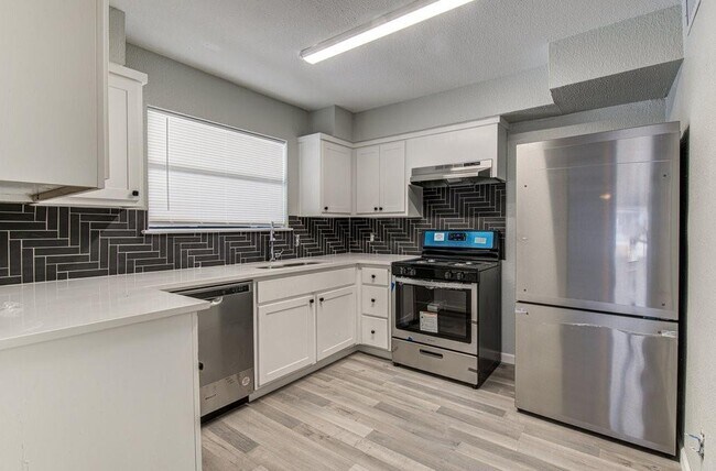 Primary Photo - 3301 Dalton St