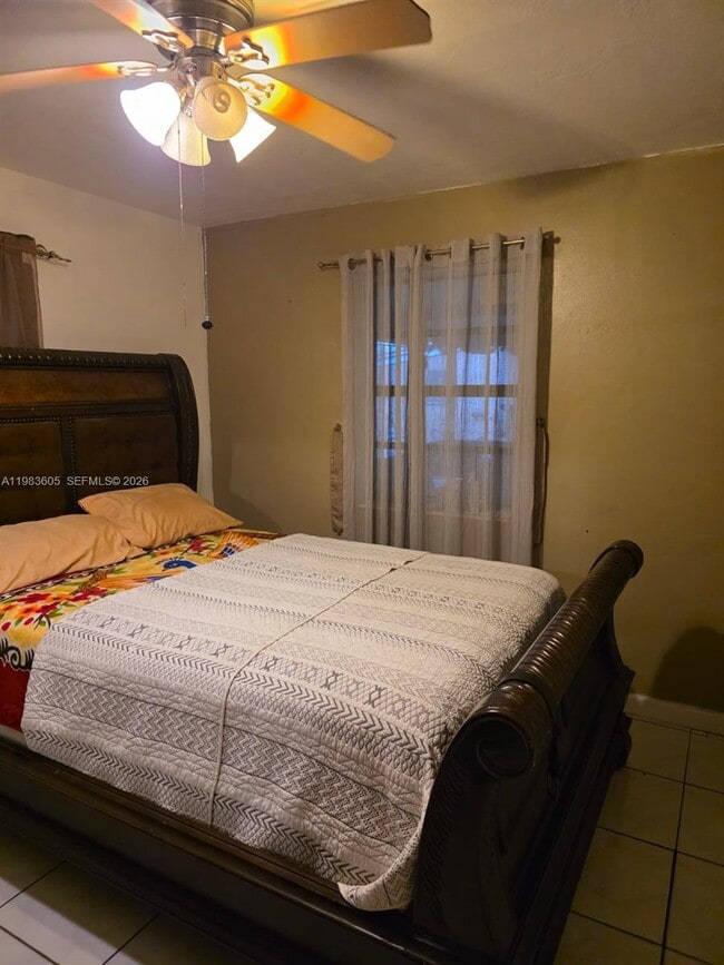 Building Photo - 620 NW 199th St