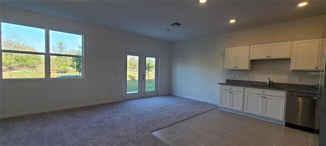 Building Photo - 393 Madison Dr
