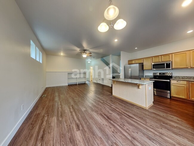 Building Photo - 1318 SW 176th Ter