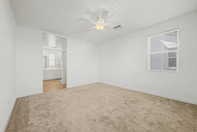 Building Photo - 5512 S Dillon Cir