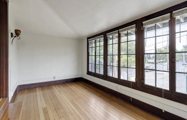 Building Photo - Rare Home Near OSU Campus!