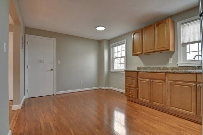 Building Photo - 30 Trull St