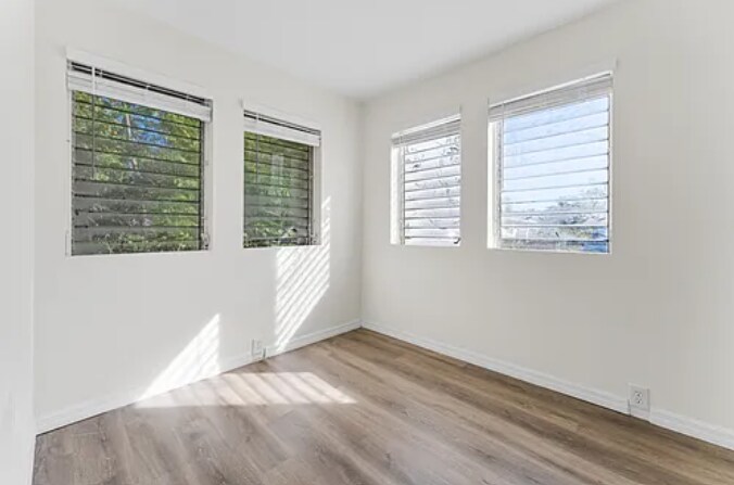 Building Photo - 1430 16th St W