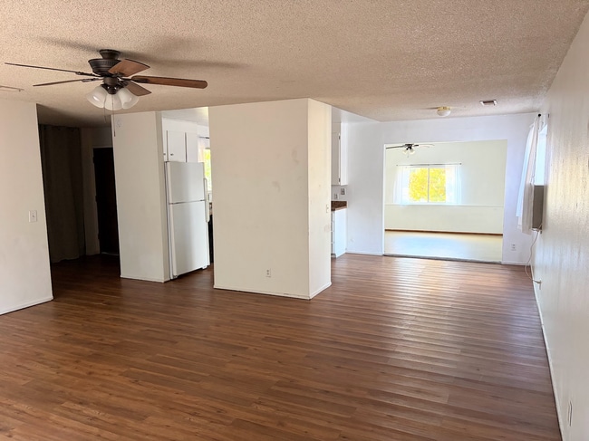 Spacious living space - 170 Westelle Dr