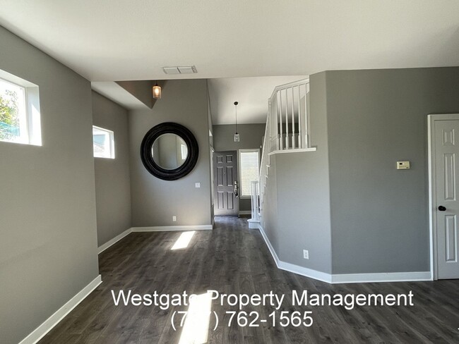 Building Photo - 1453 Woodside Cir