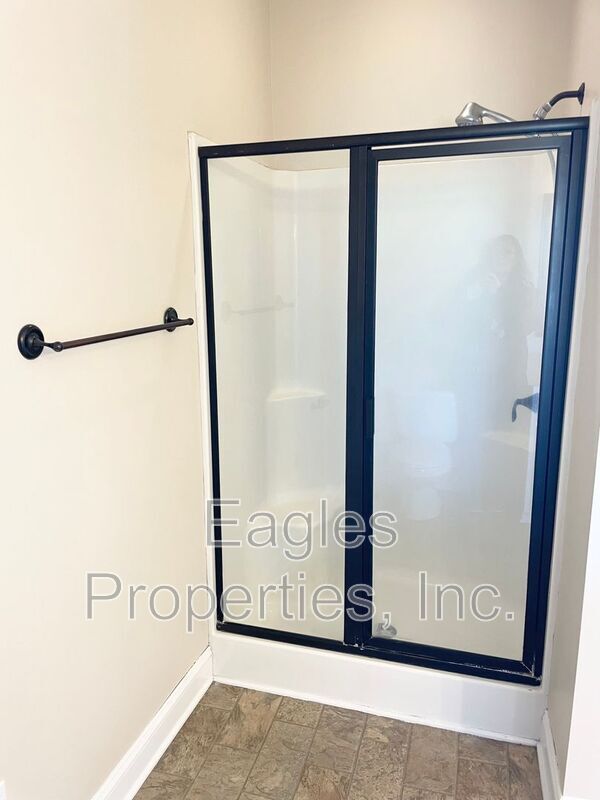 Building Photo - 103 Strike Eagle Run