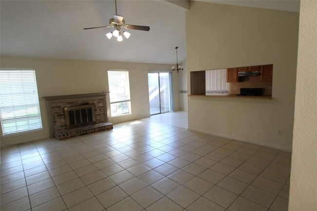 Building Photo - 2823 Chimneystone Cir