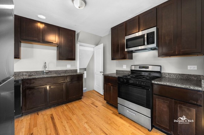 Building Photo - Perfect Single Family Home in Evergreen Park