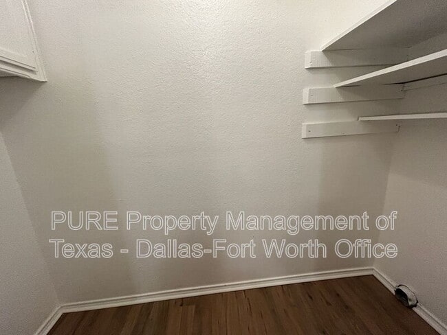 Building Photo - 731 Bluebonnet Dr