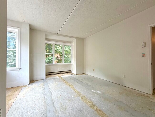 Building Photo - 26 Ellingwood St