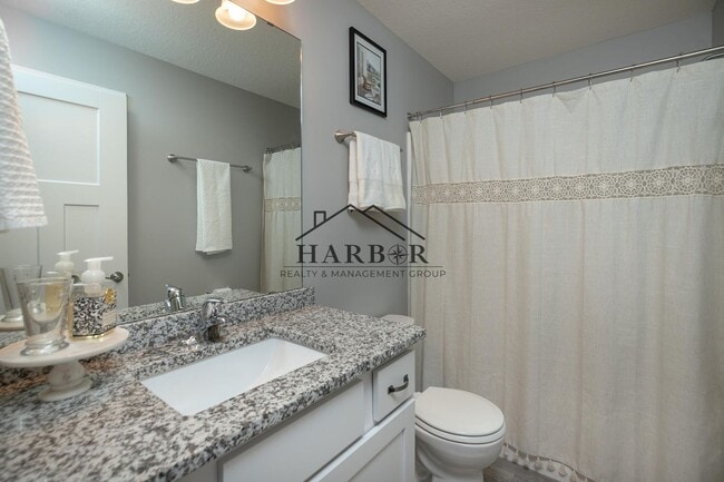 Building Photo - Contemporary 3 Bedroom Towhome in NW Roche...