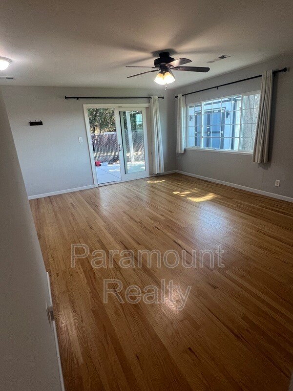 Building Photo - 30407 Treeview St