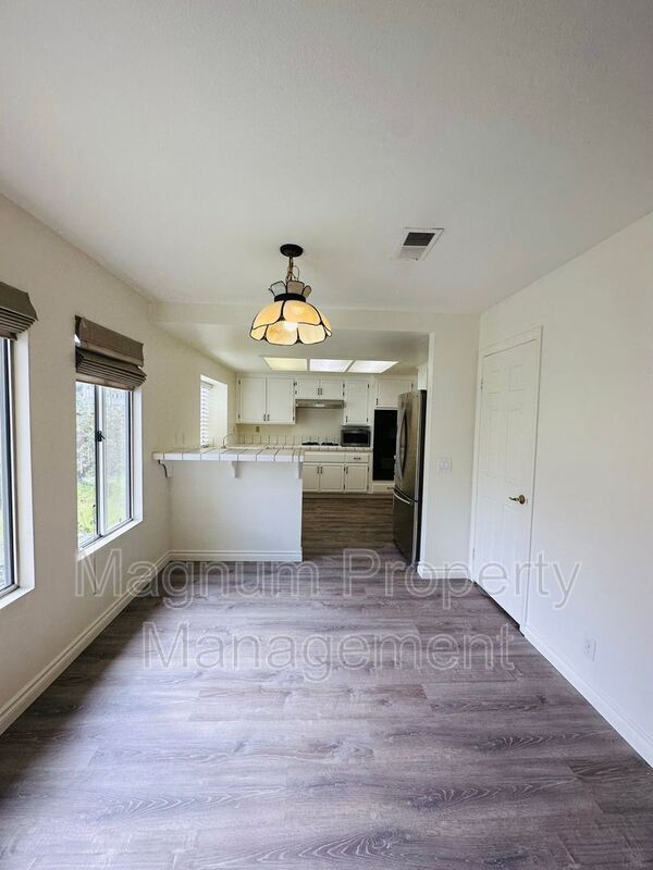 Building Photo - 43938 Northgate Ave