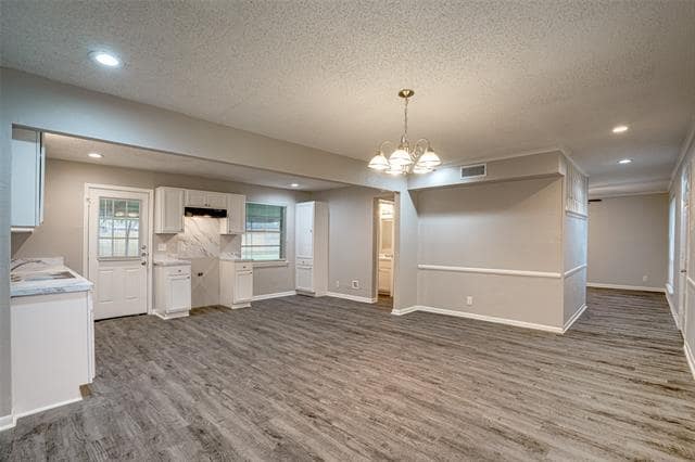 Building Photo - 3027 Harlan Dr