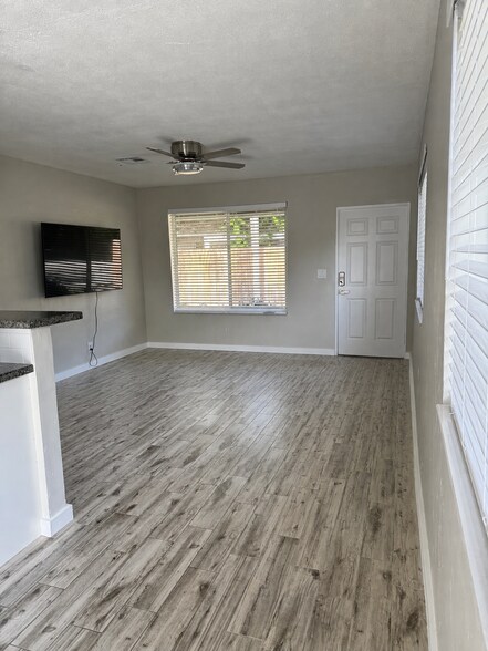 Building Photo - 125 NE 30th Ct