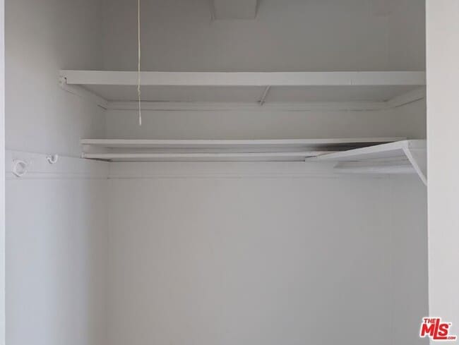 Building Photo - 634 S Gramercy Pl