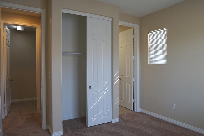 Building Photo - 35579 Domani Dr