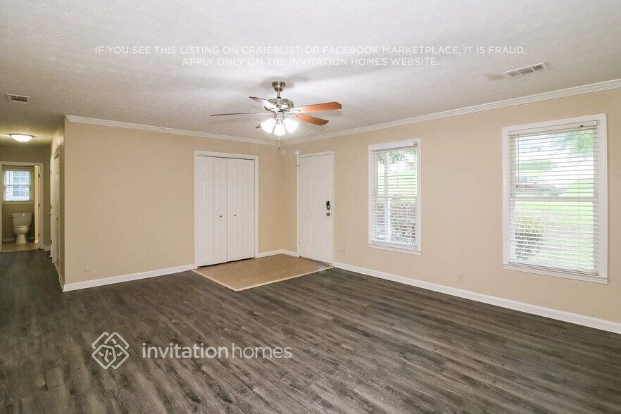 Building Photo - 2062 Red Rose Ln
