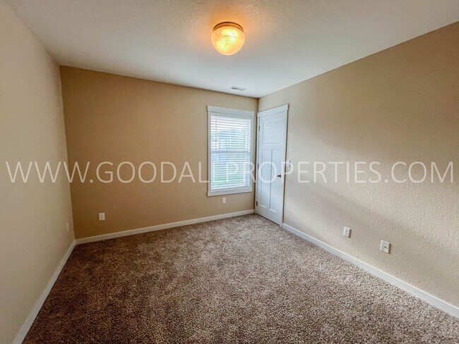 Building Photo - ***RENT SPECIAL*** Beautiful 4 Bedroom, 2....