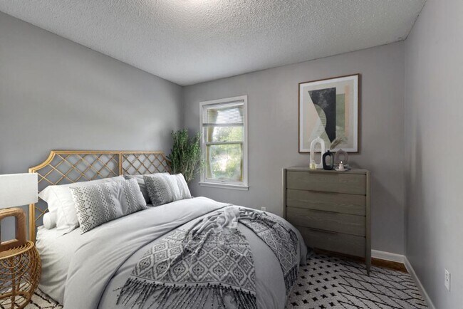 Building Photo - Affordable Newly Renovated Apartments in Decatur