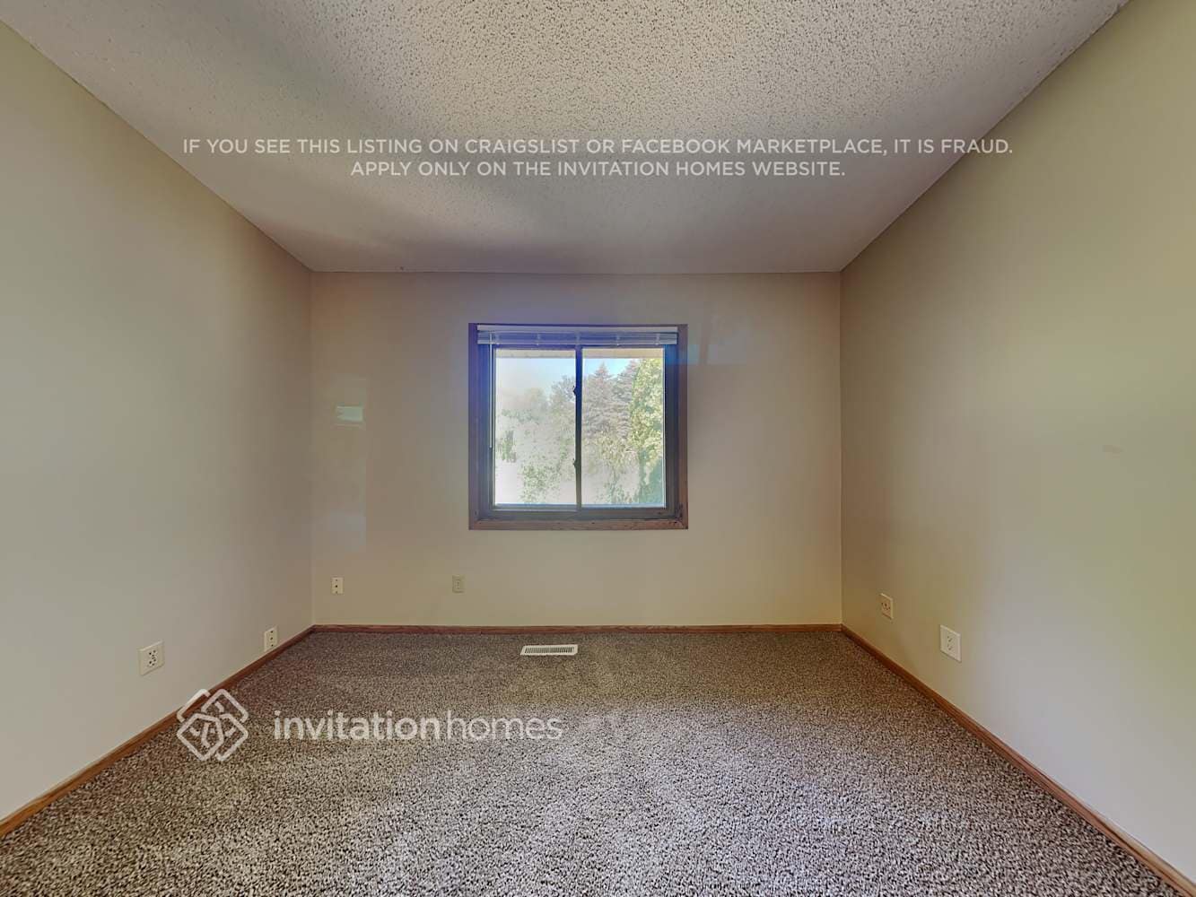 Building Photo - 5565 Knoll Dr