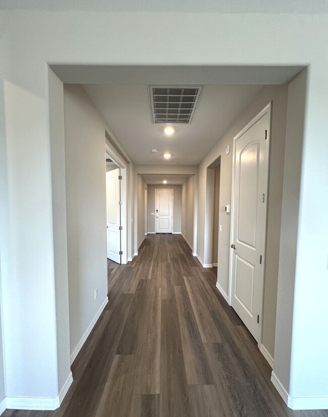 Building Photo - Brand New Home in Pronghorn Ranch