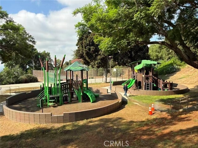 Building Photo - 724 Barnum Way