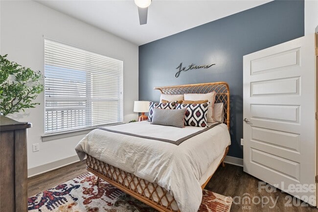 Building Photo - 905 Kenilworth Ave