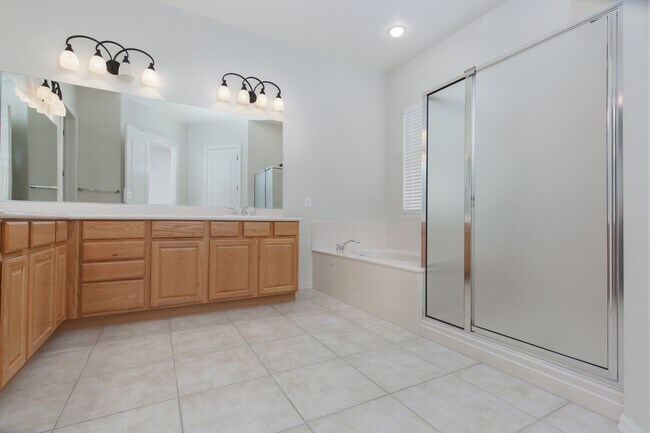 Building Photo - Beautiful Home With Casita in Sun City Anthem